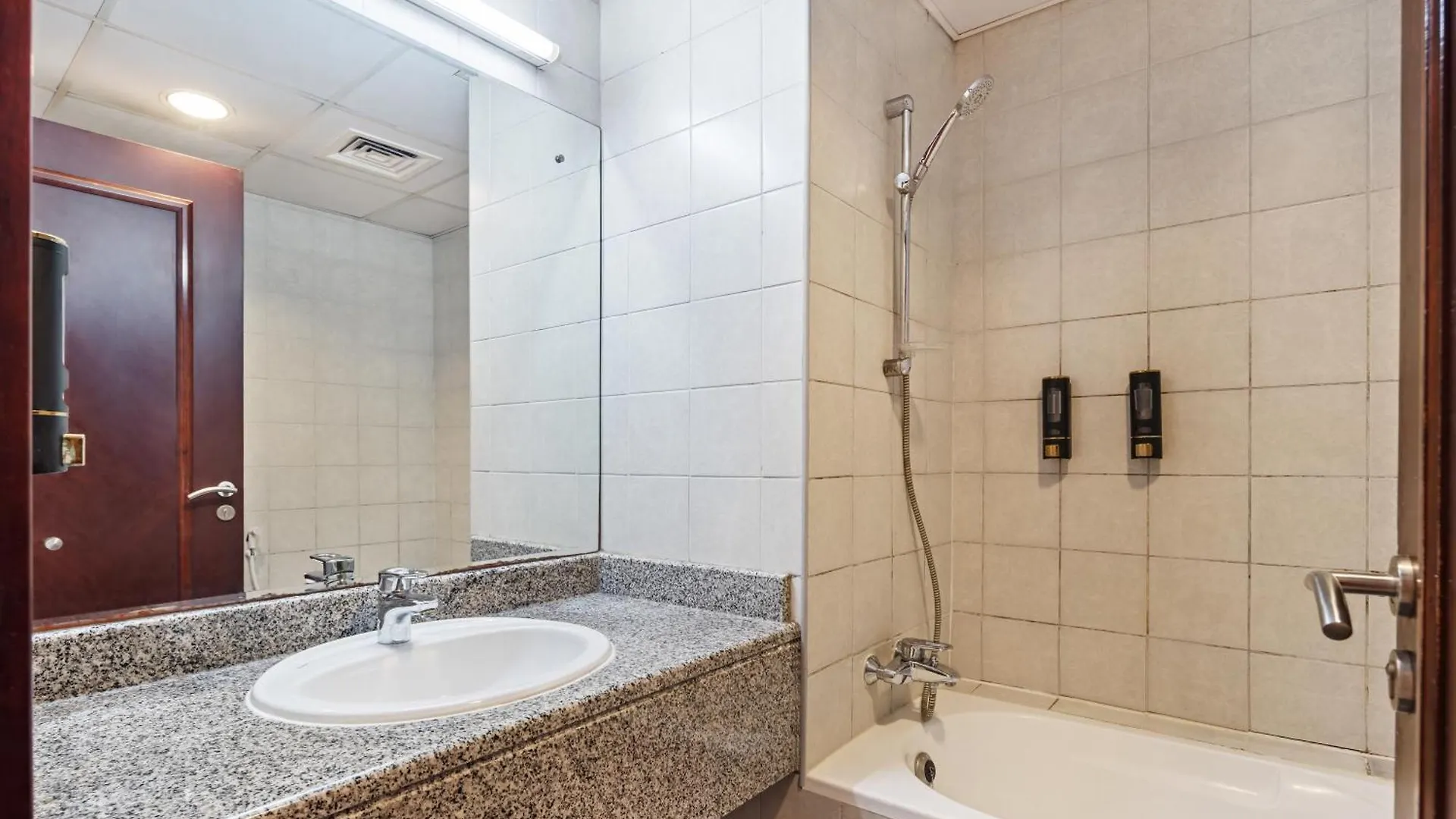 Luxury Studio - Urban Oasis Dubai 0*,  United Arab Emirates